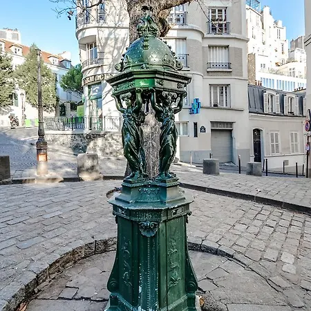 Sweet Rue De Berthe
